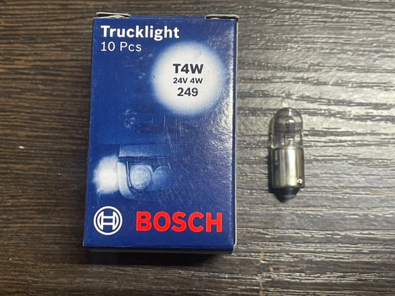 Лампа накаливания T4W 24V 4W BA9s
