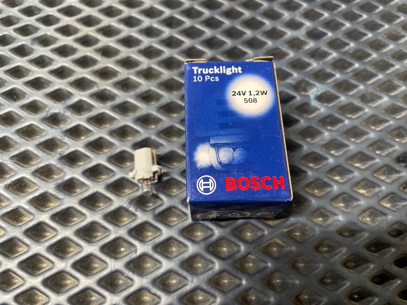 Лампа накаливания 1.2W 24V B8.3D щитка приборов