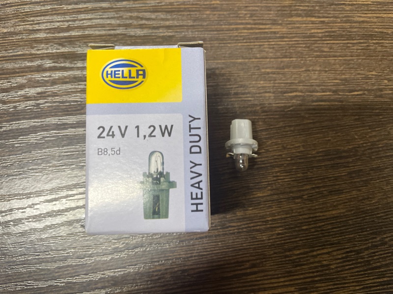 Лампа накаливания Bax 8,5d  24V  1,2W