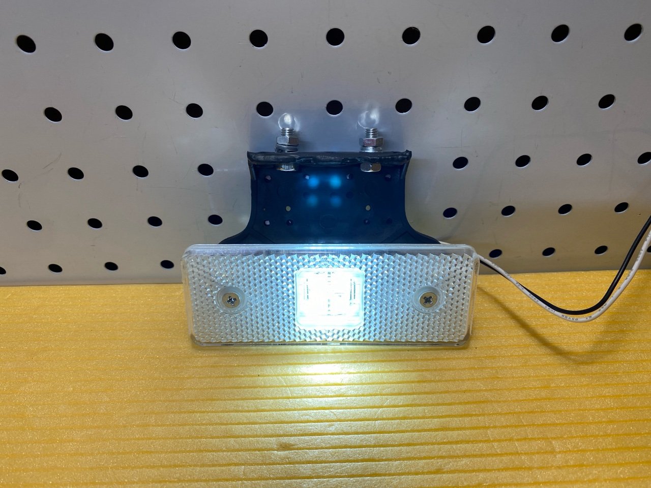Фонарь габаритный LED