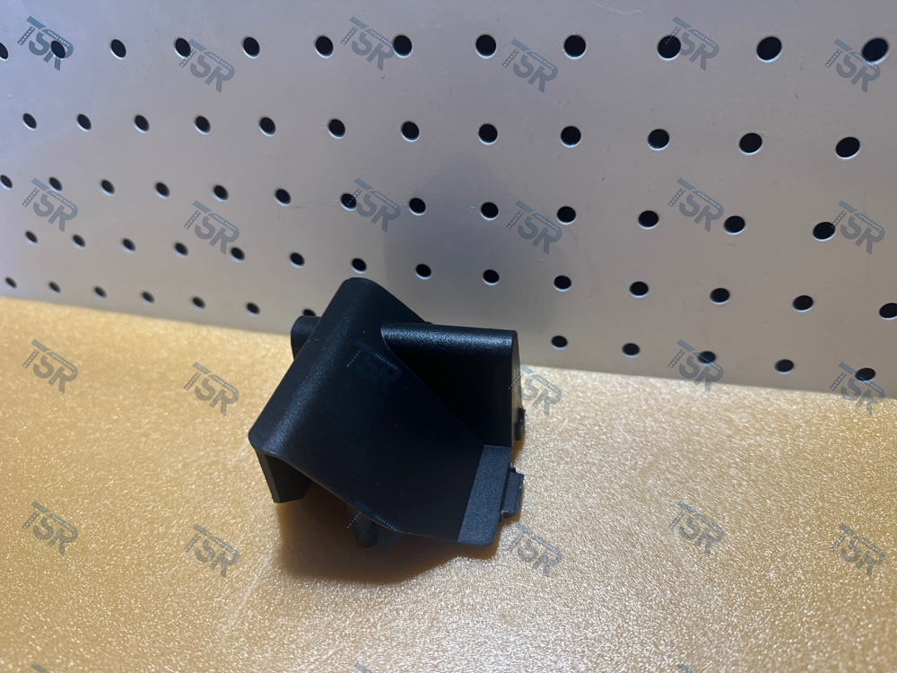 Заглушка в решетку радиатора