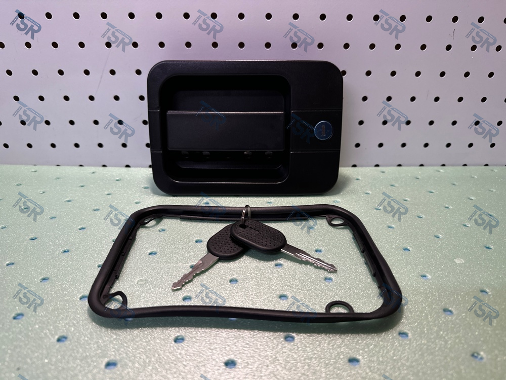 Ручка двери левая