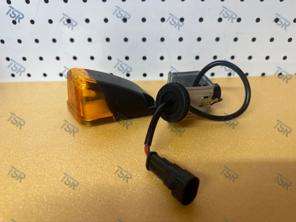 Фонарь боковой правый