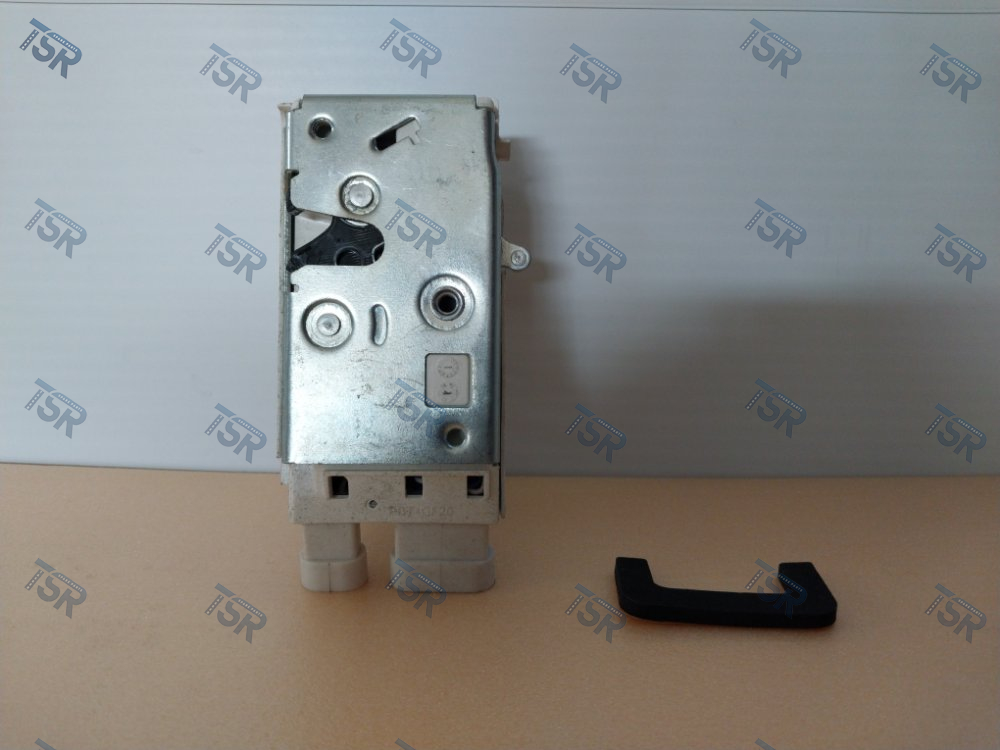 Замок двери правый