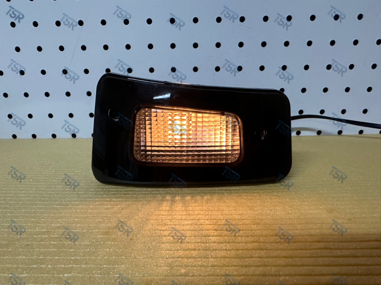 Фонарь габаритный правый