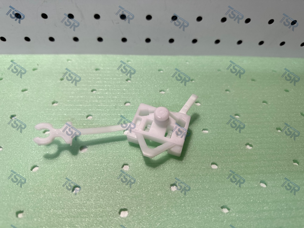 Фиксатор стеклоподъемника