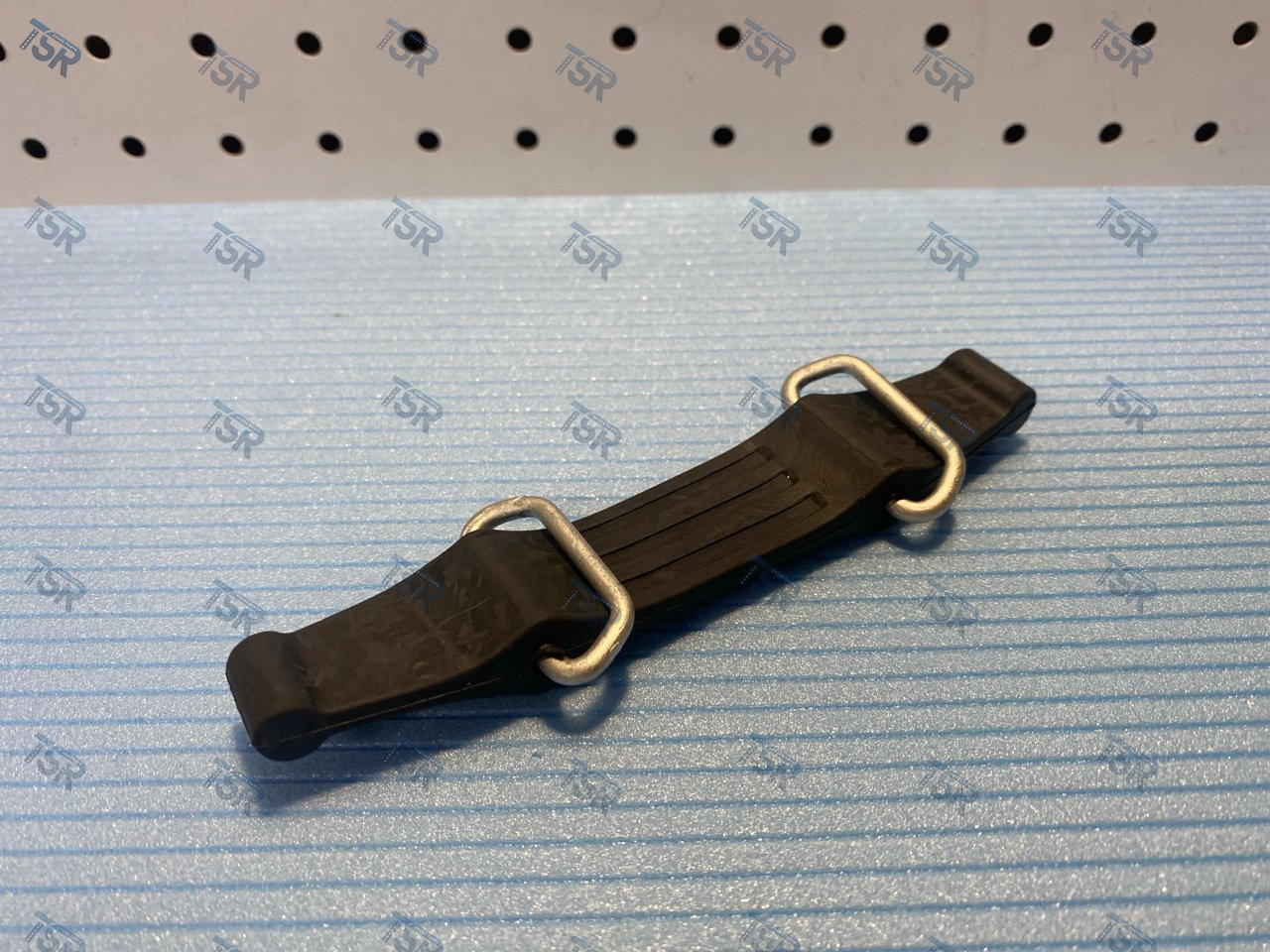 Ремень крепления крышки АКБ