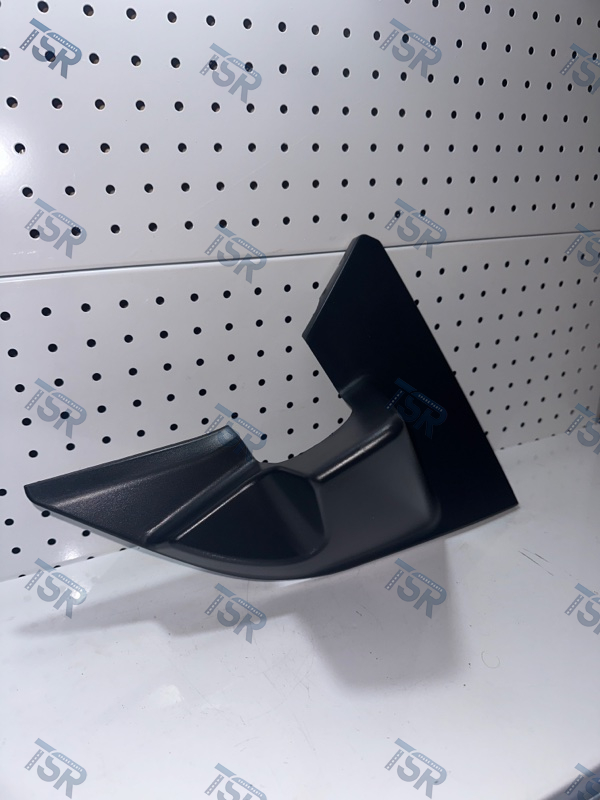 Крышка кронштейна зеркала нижняя правая