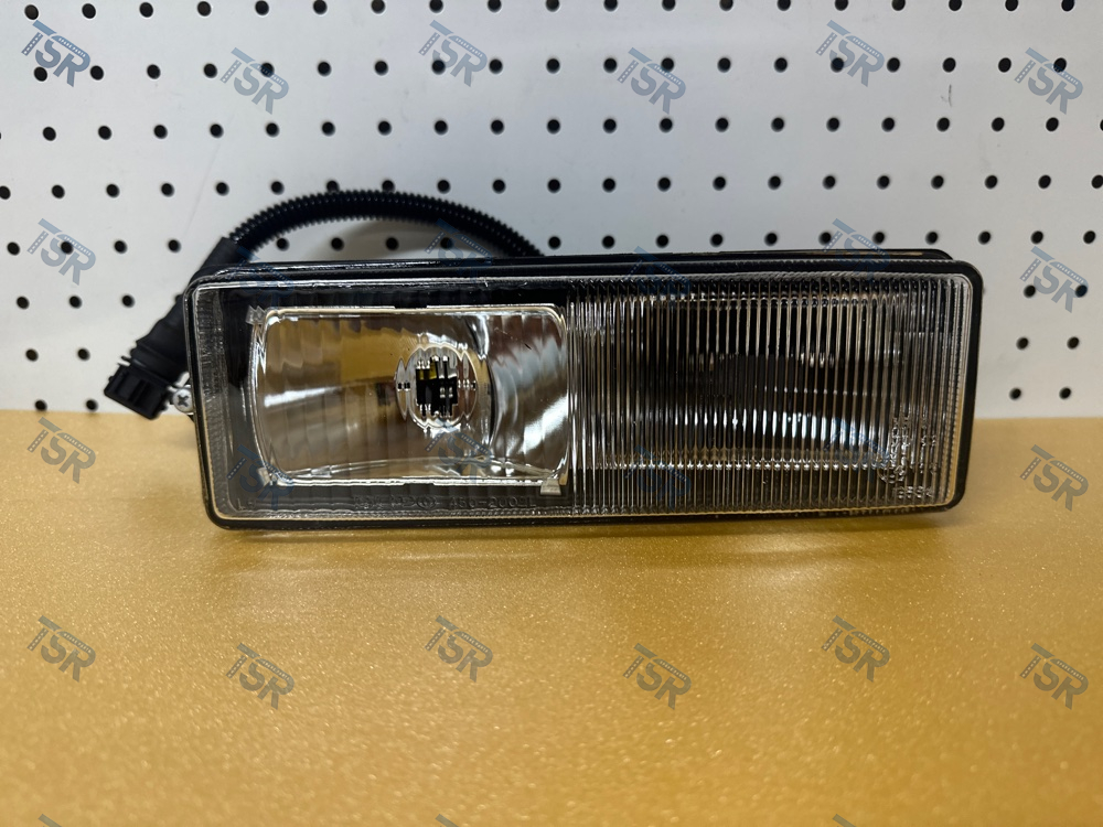 Фара противотуманная левая