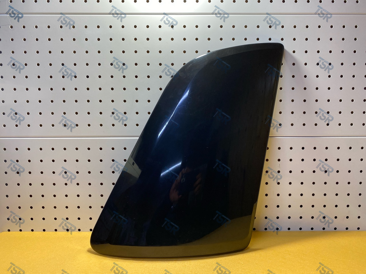 Дефлектор кабины левый