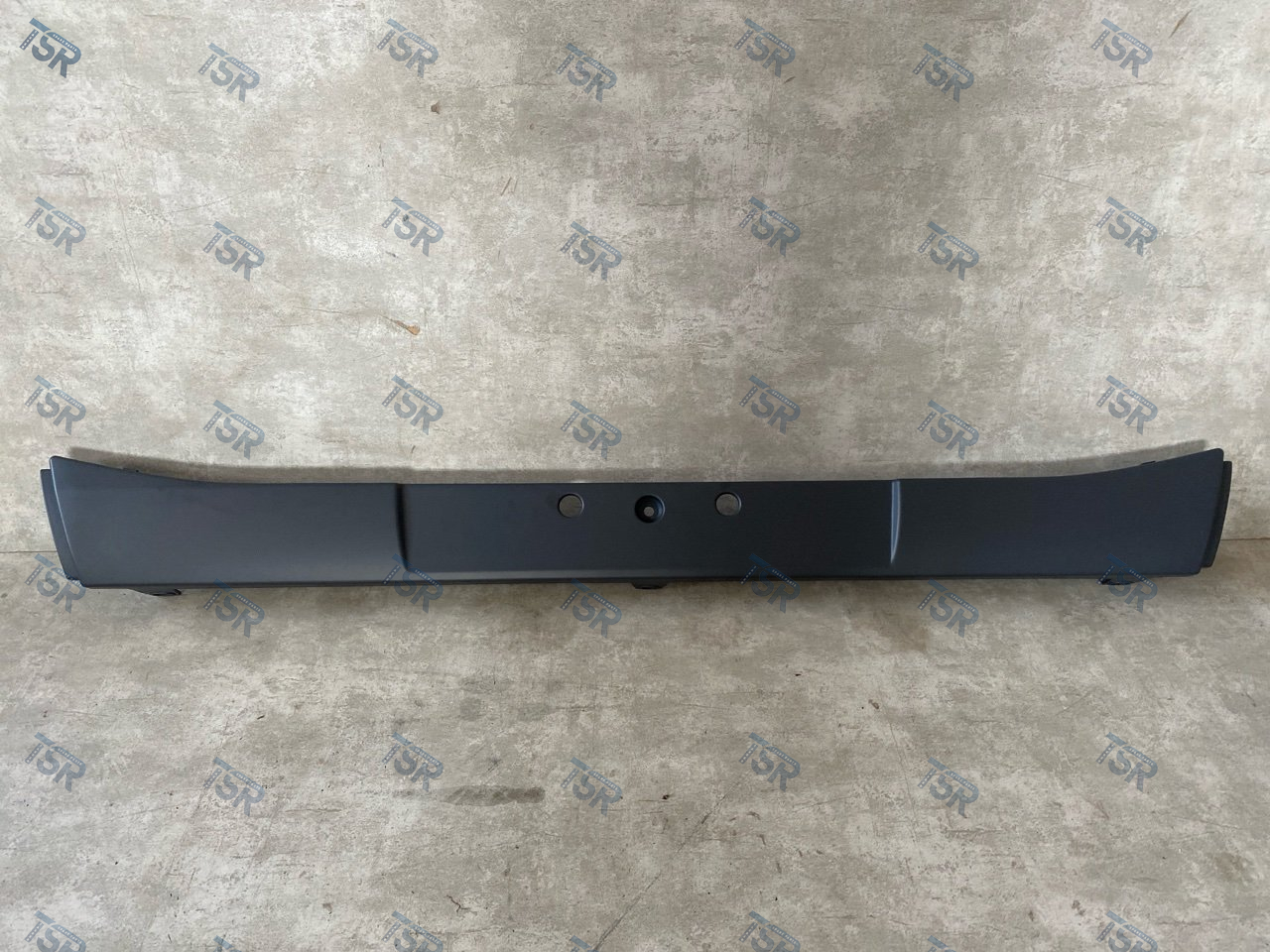 Накладка переднего бампера центральная