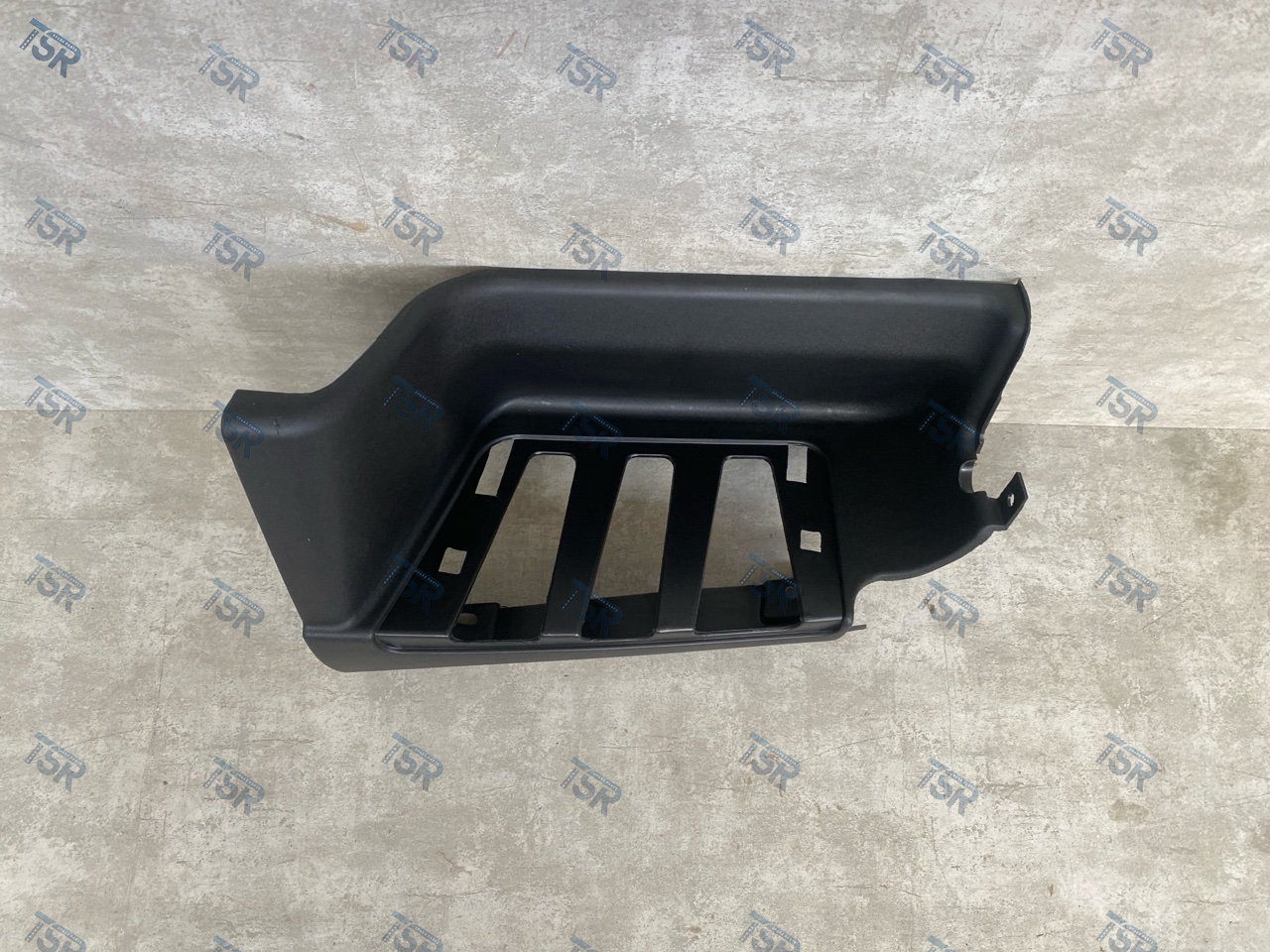 Корпус подножки правый