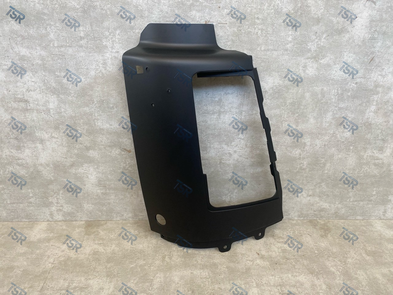 Облицовка фары правая