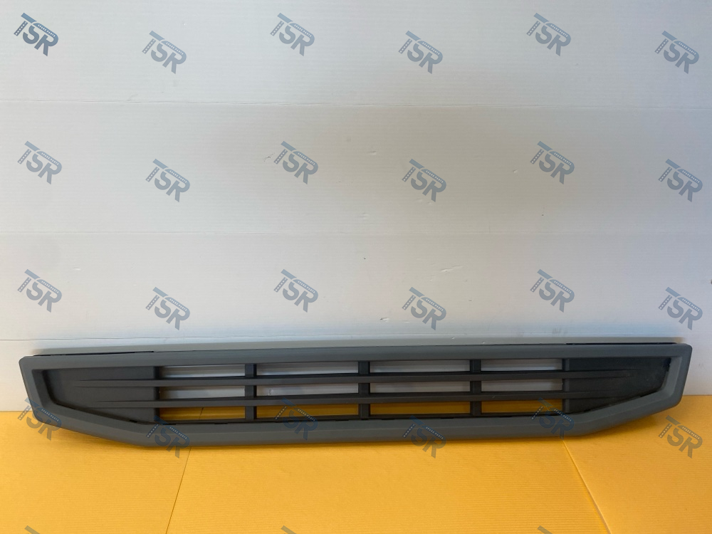 Решетка радиатора верхняя в сборе (комплект)