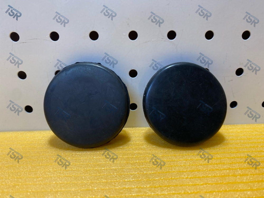 Заглушка кронштейна заднего крыла (комплект 2 штуки)