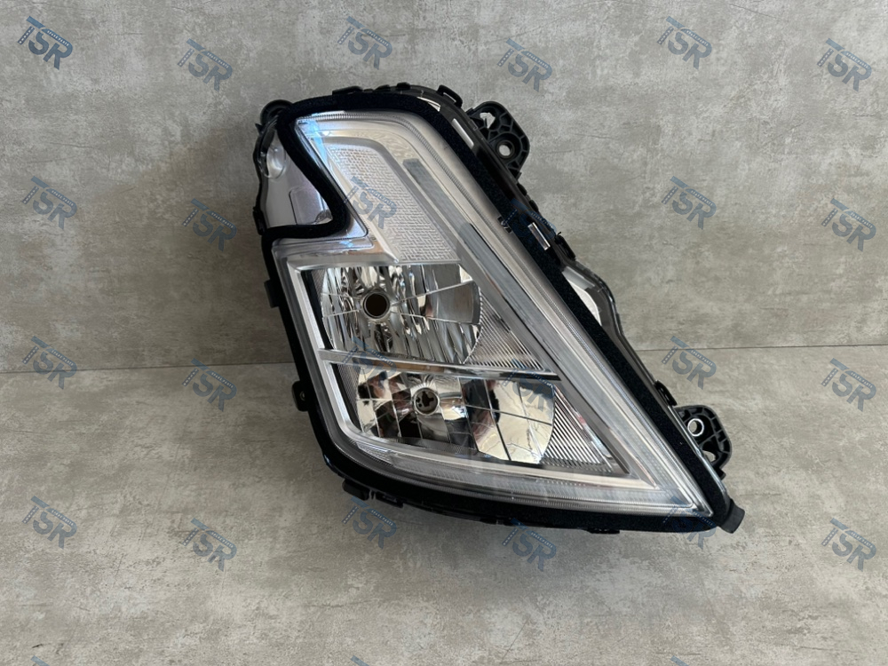 Фара головного света правая