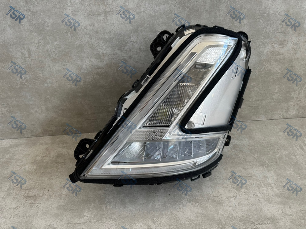 Фара головного света LED левая