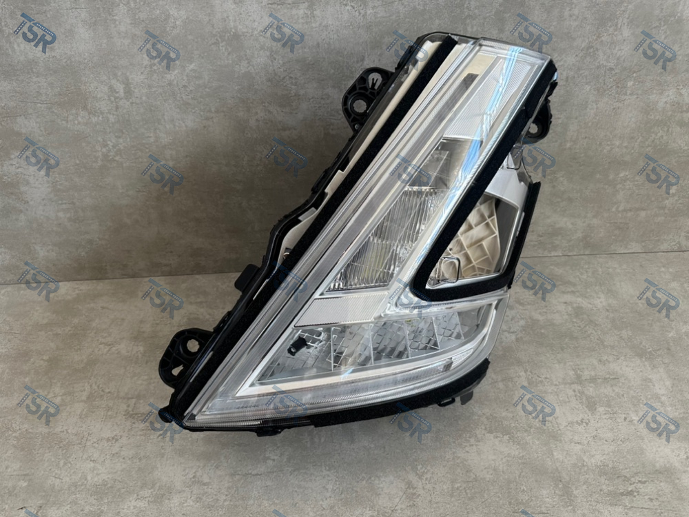 Фара головного света LED левая