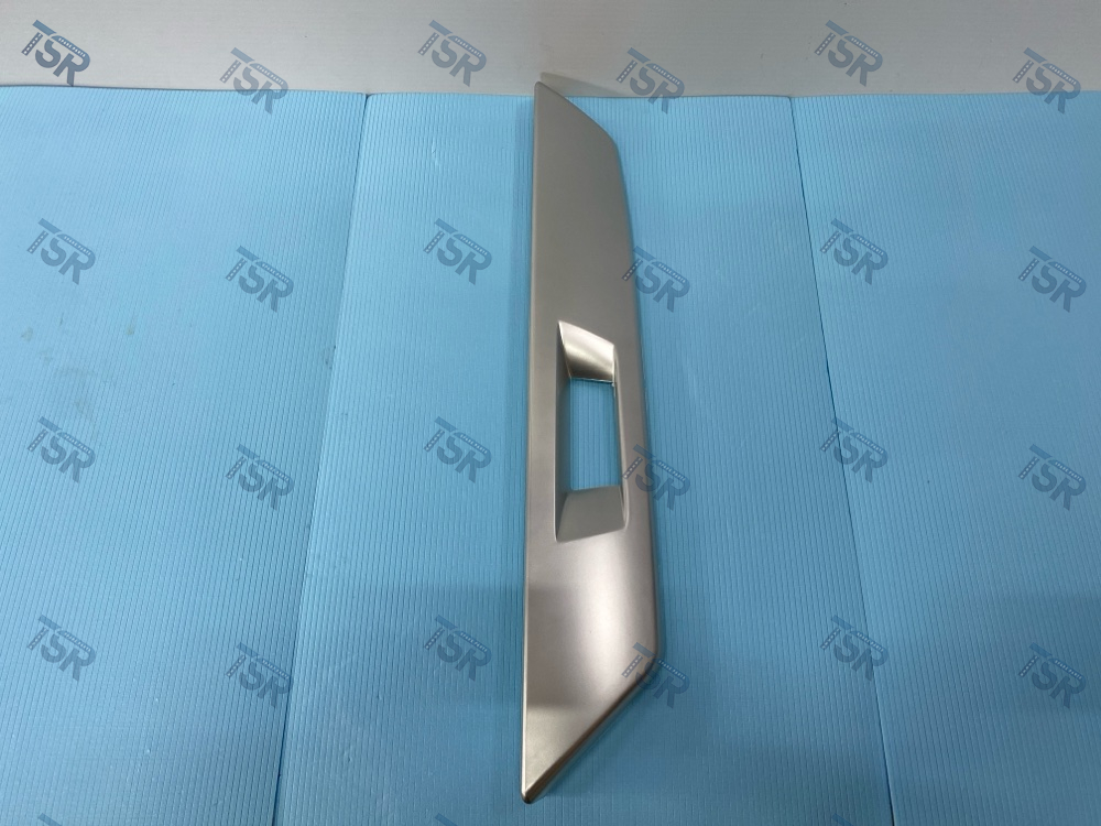 Крышка зеркала левая серебристая