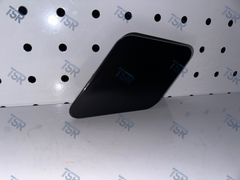 Заглушка крышка облицовки фары