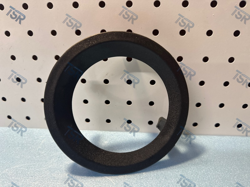 Окантовка противотуманки левая Volvo FMX