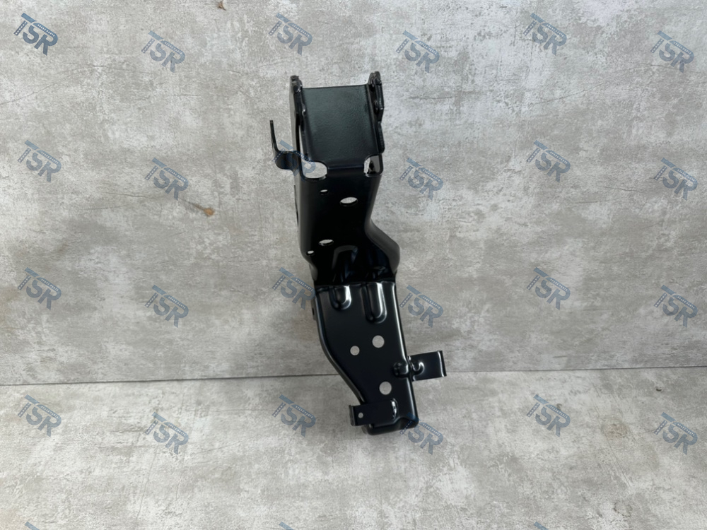 Кронштейн фары правый