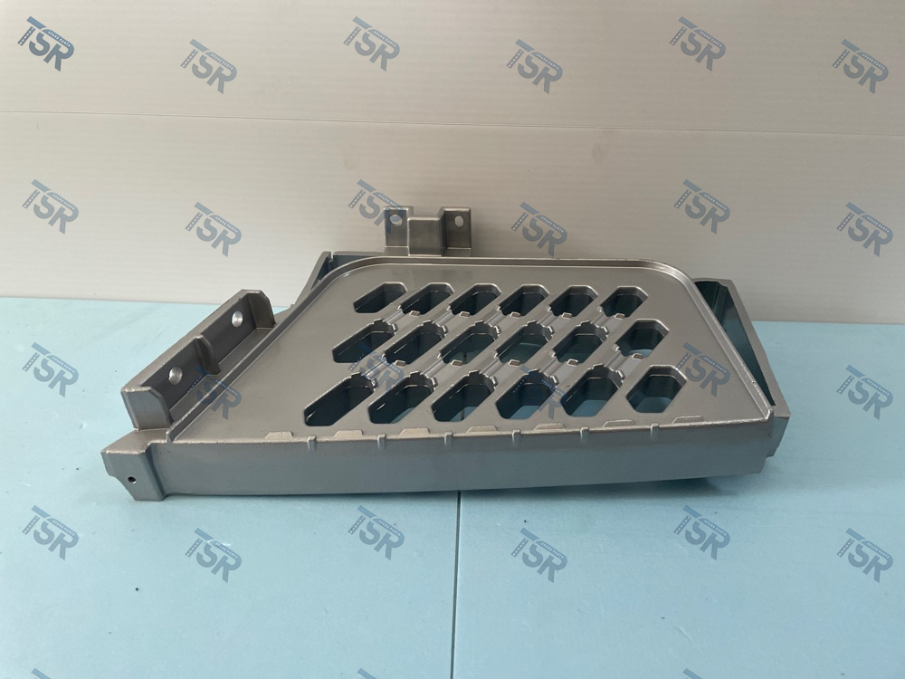 Накладка средней ступени правая