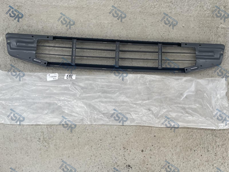 Решетка радиатора нижняя