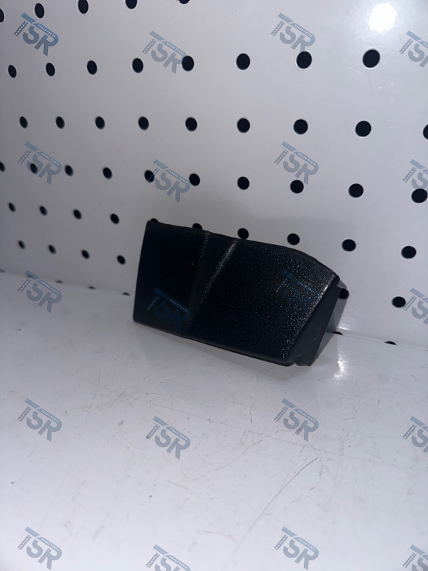 Накладка облицовки фары правая