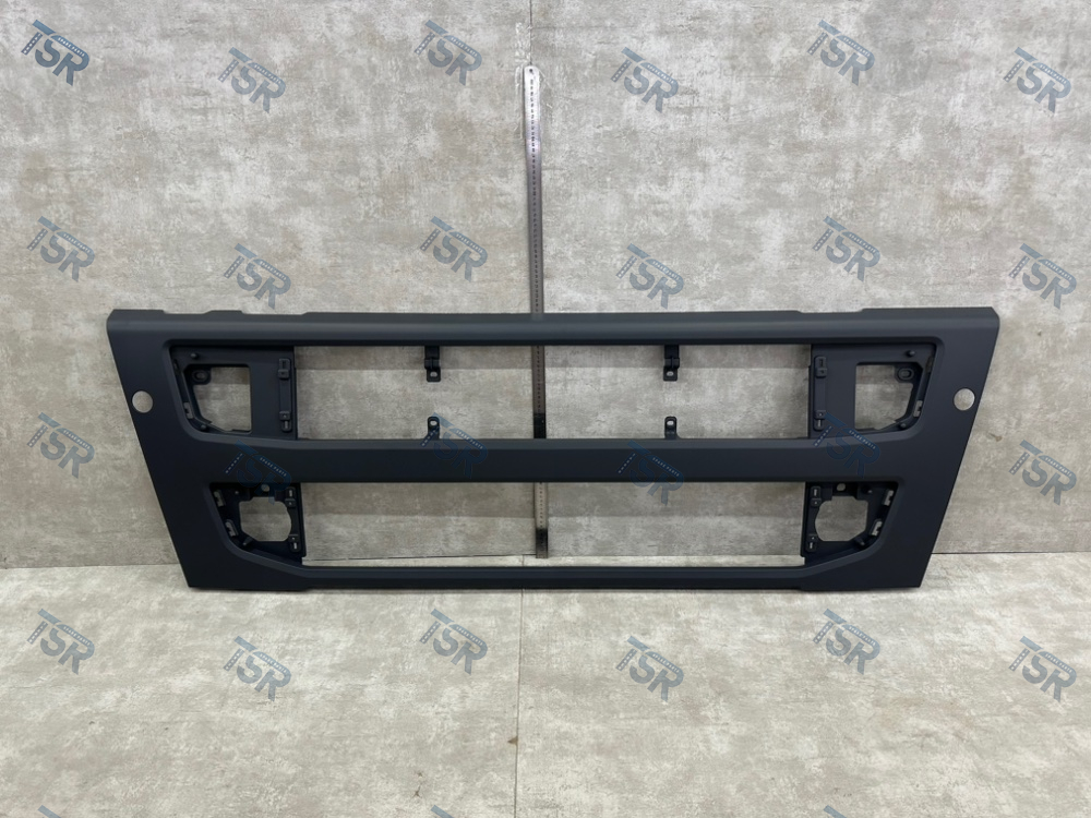 Решетка радиатора нижняя