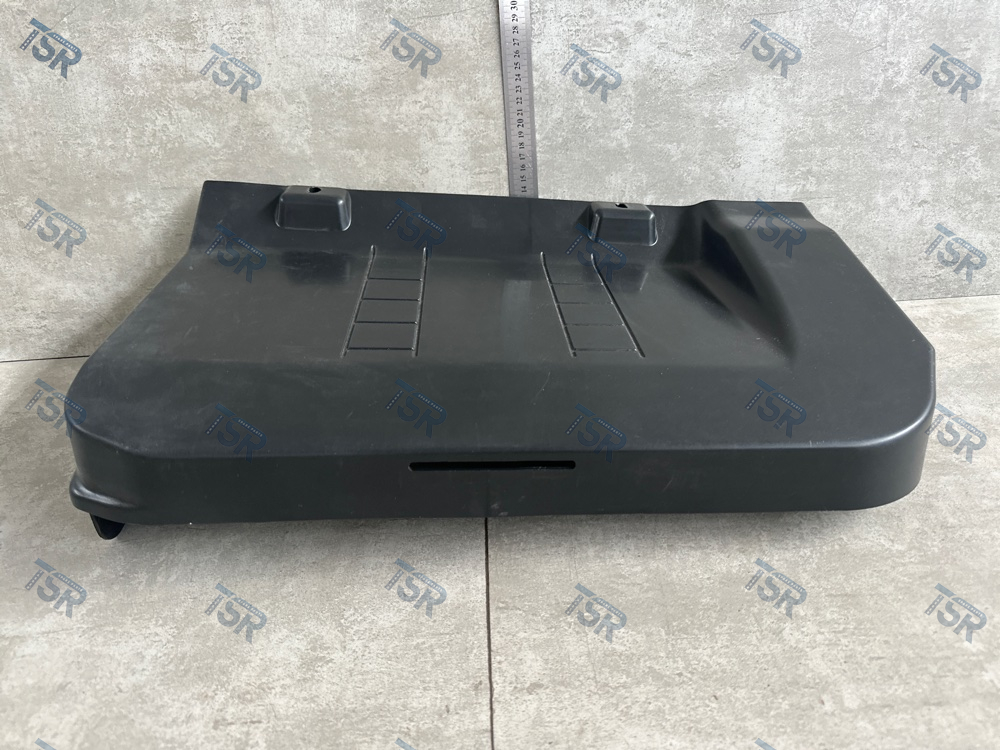 Крышка аккумуляторного ящика