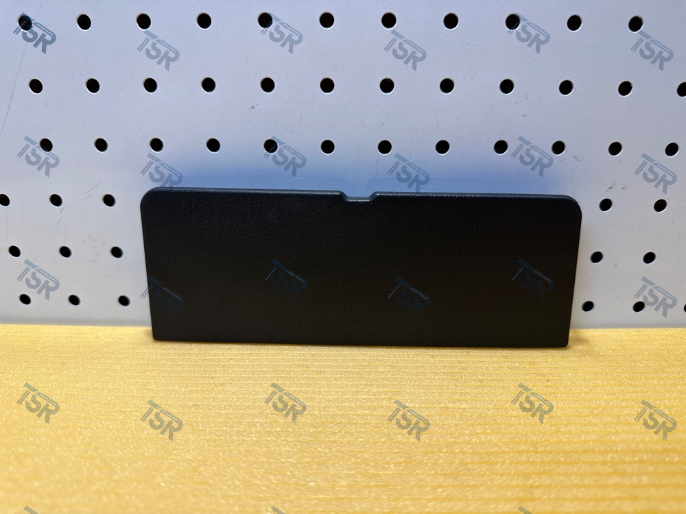 Заглушка противотуманной фары левая