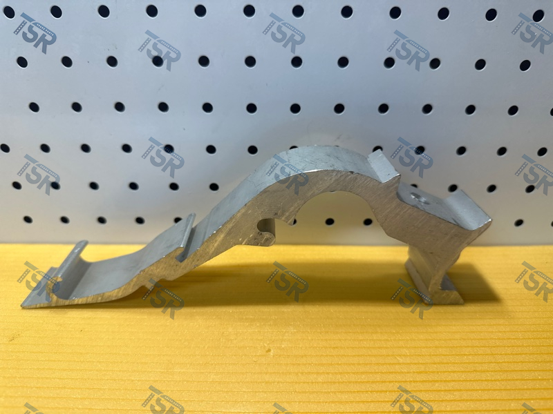 Кронштейн крыла заднего (алюм.)