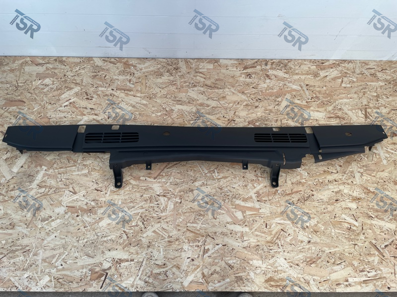 Панель стеклоочистителей Volvo FH