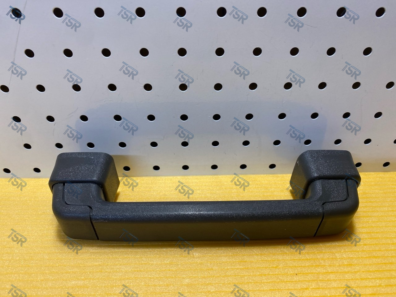 Ручка капота