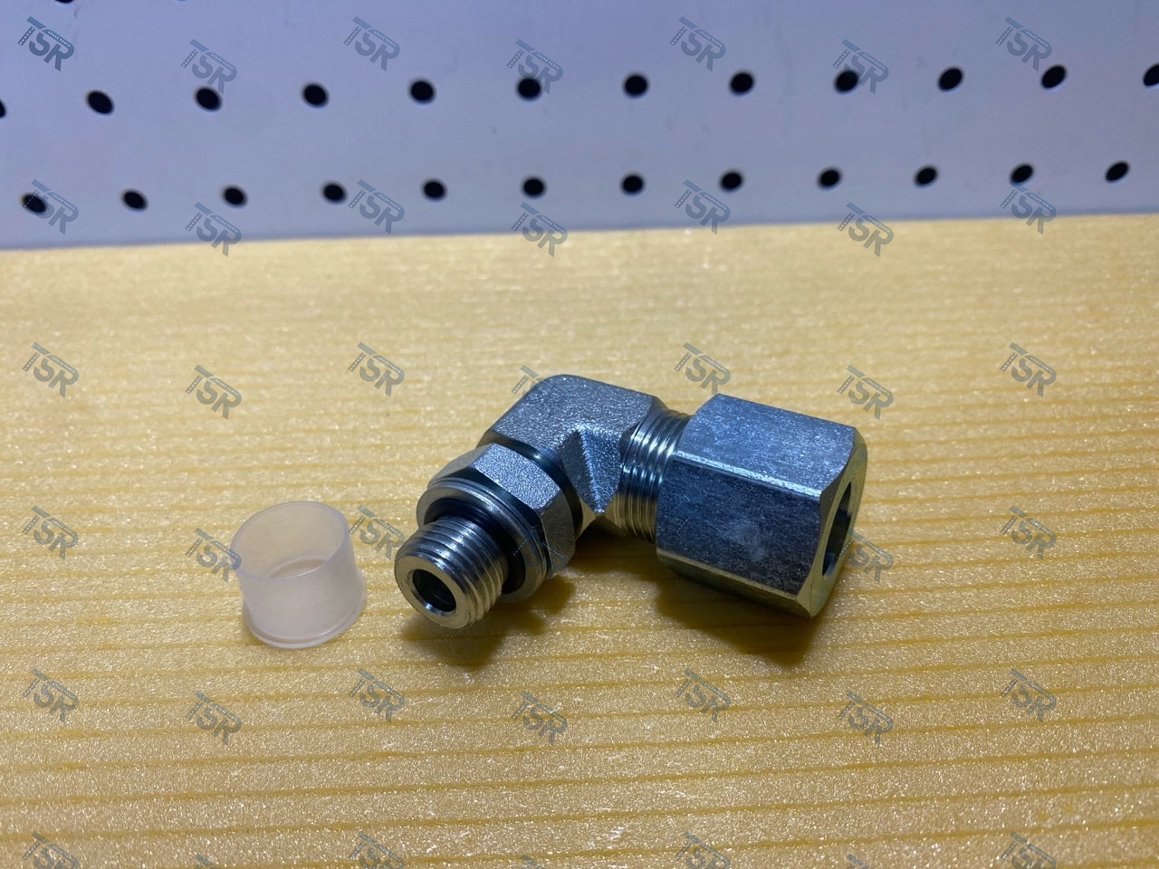 Соединитель насоса ГУР