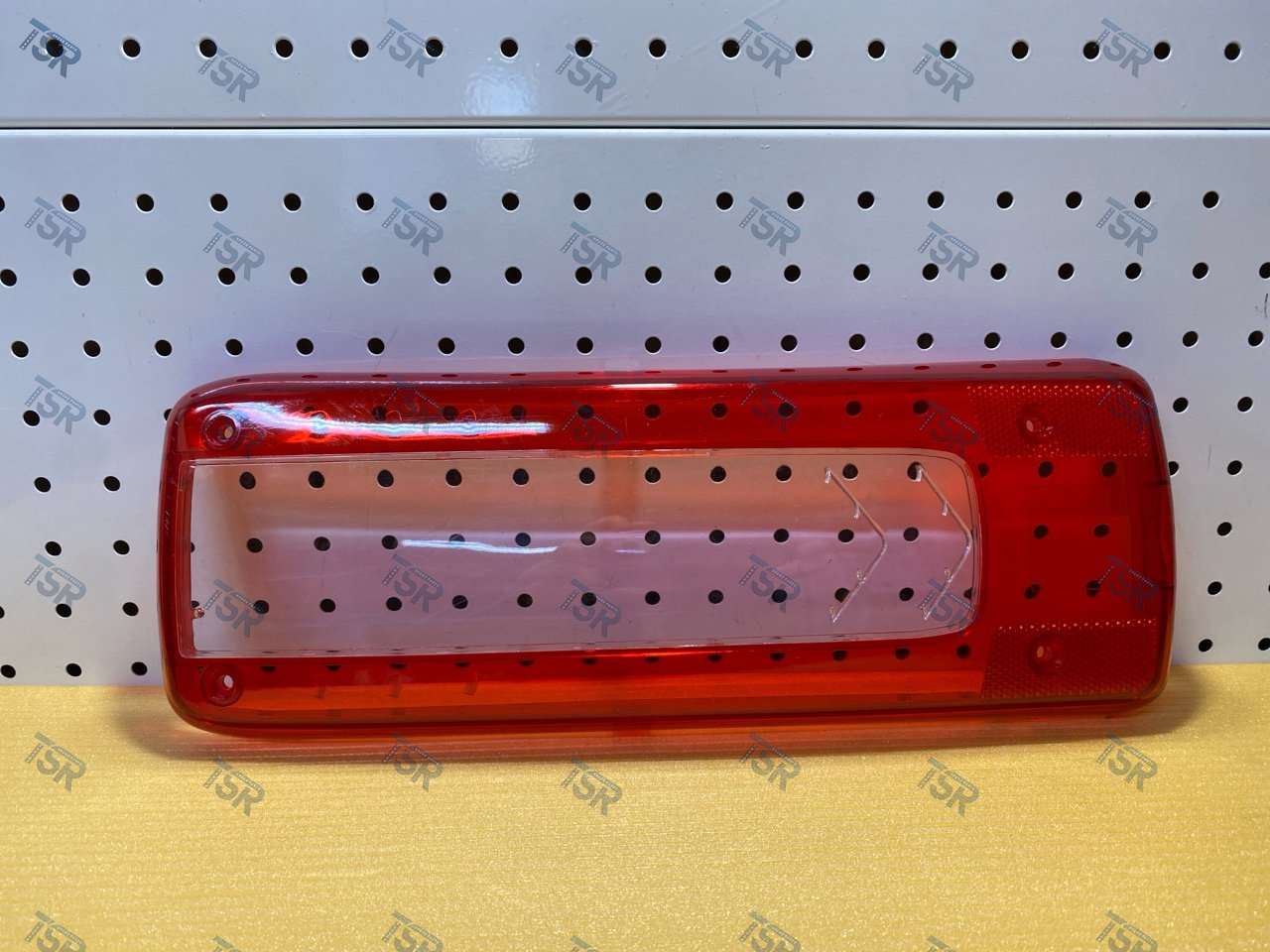 Рассеиватель заднего фонаря