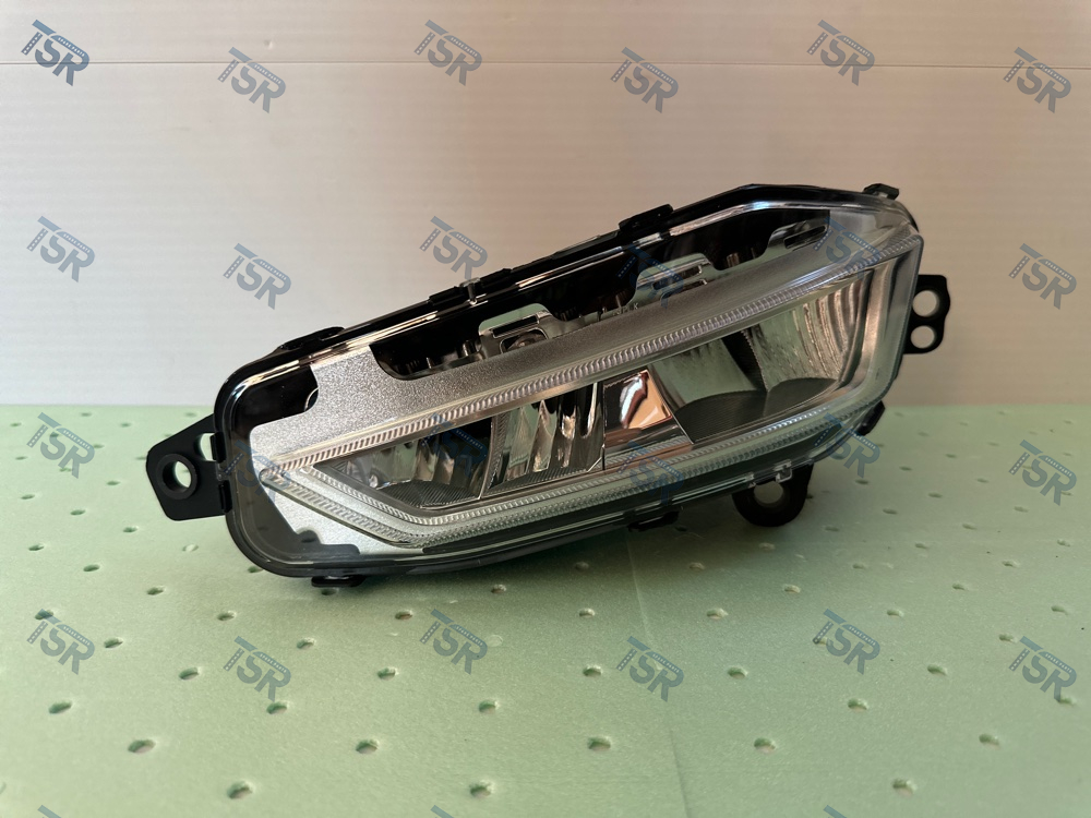 Фара противотуманная LED левая