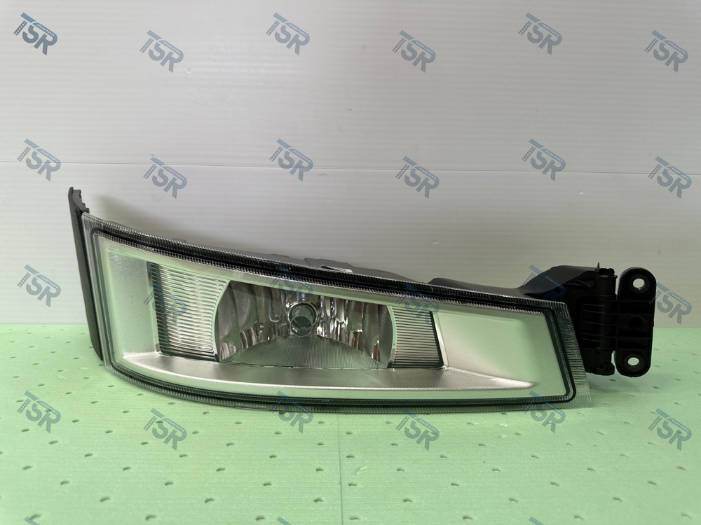 Фара противотуманная правая