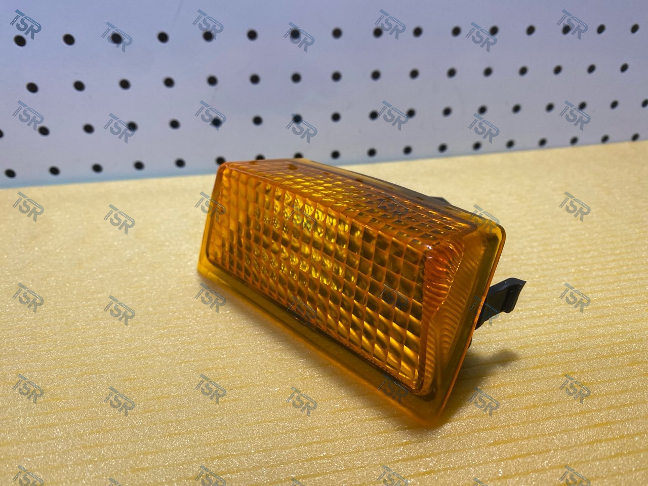 Фонарь указателя поворота правый