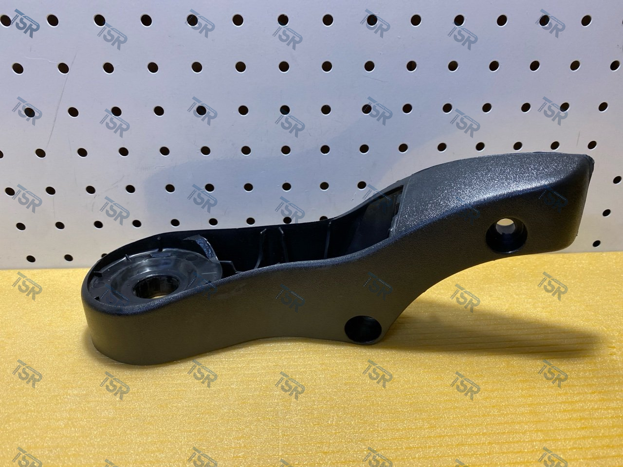 Крышка кронштейна зеркала левая