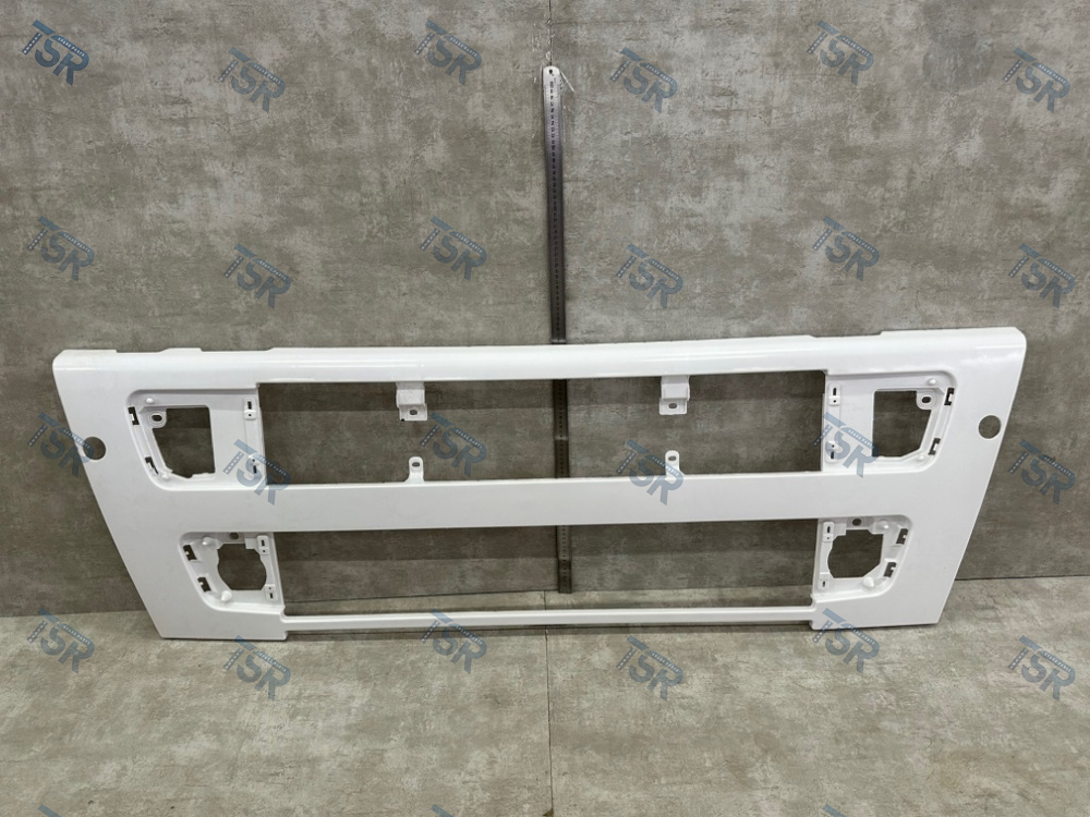 Решетка радиатора нижняя