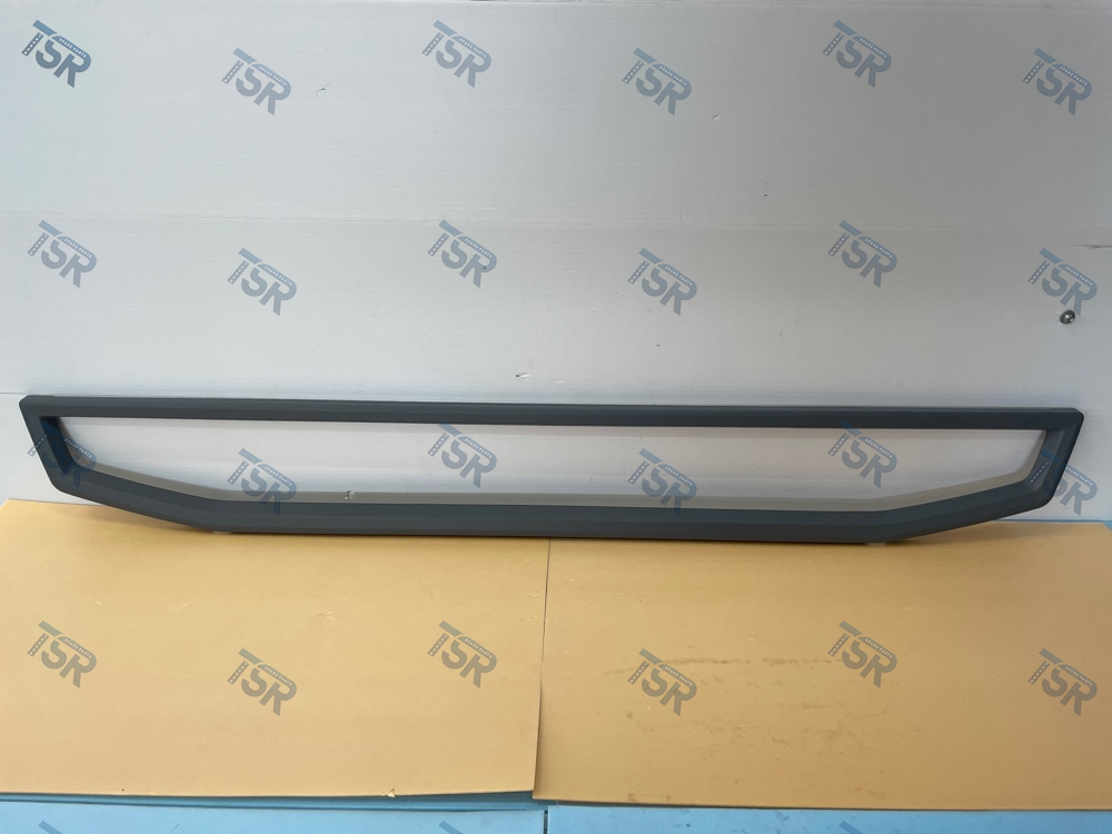 Рамка решетки радиатора верхняя