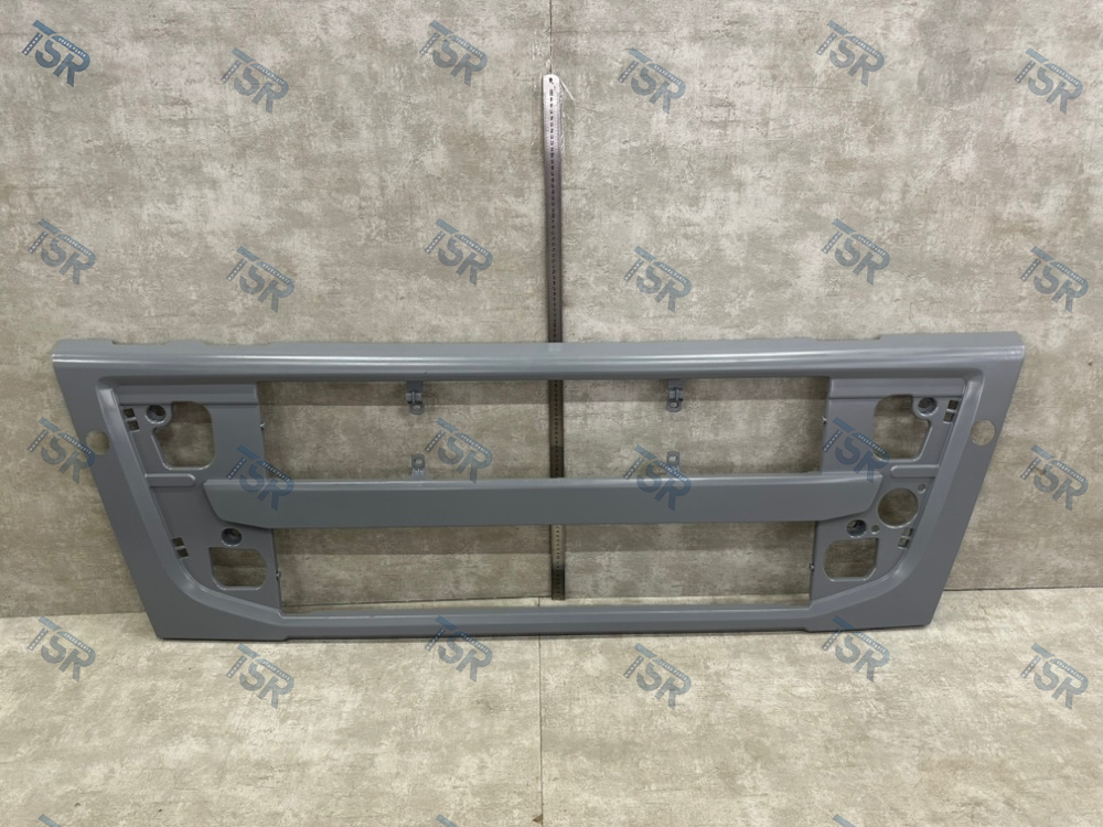 Решетка радиатора нижняя