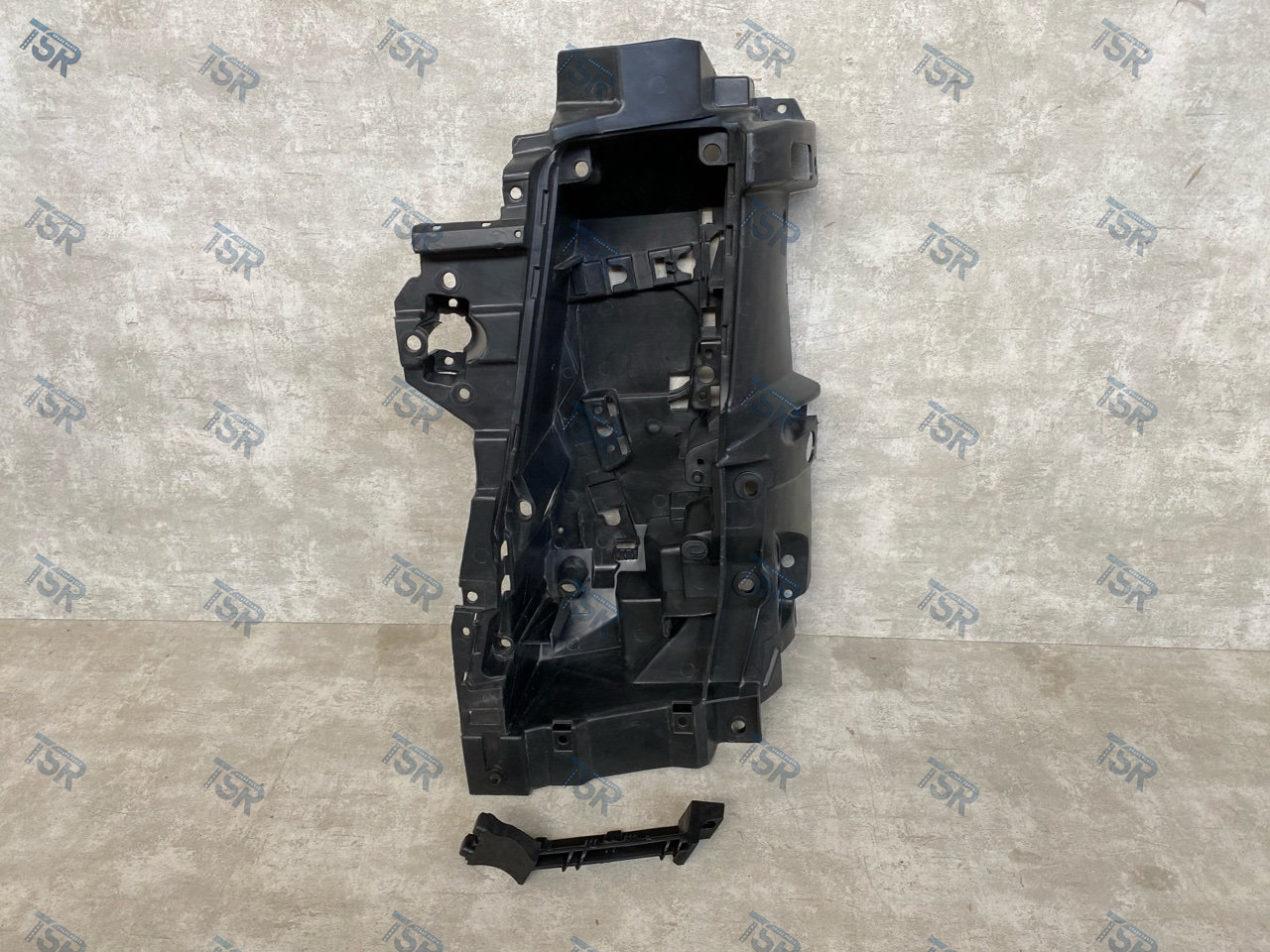 Корпус фары левый