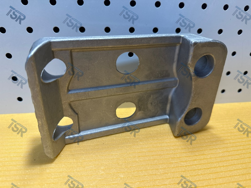 Кронштейн крыла