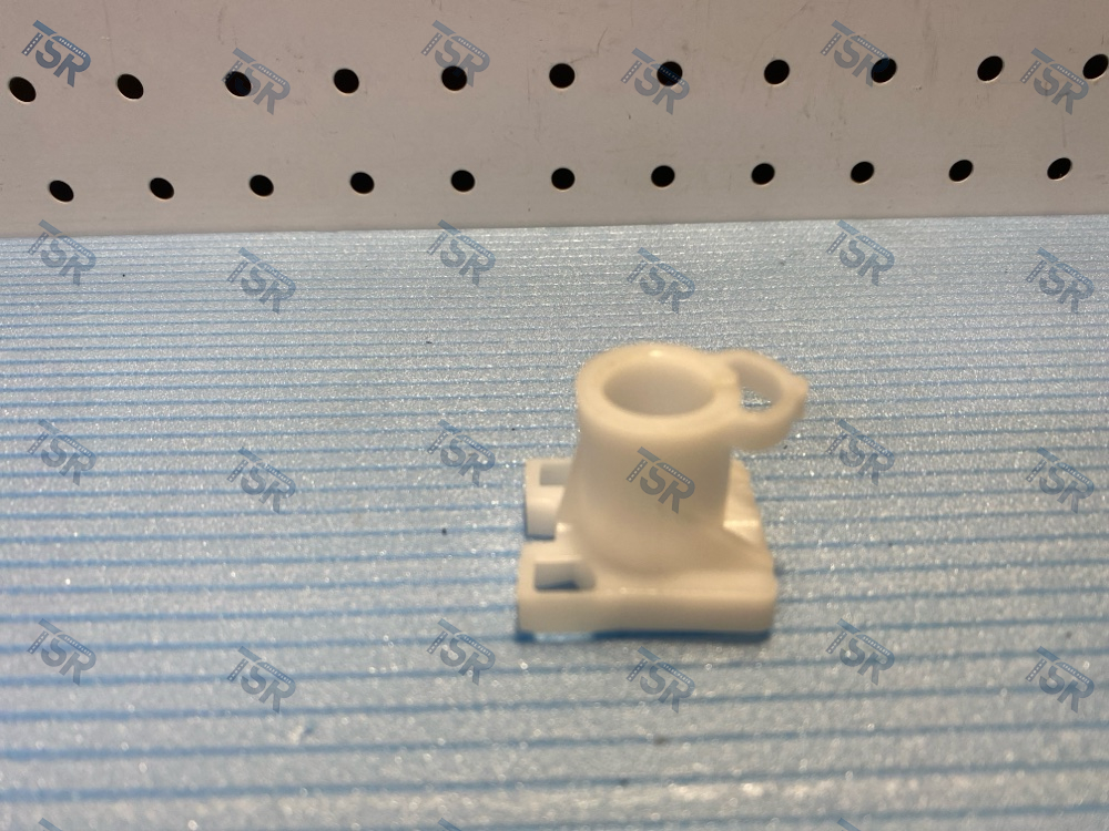 Наконечник крепления фары