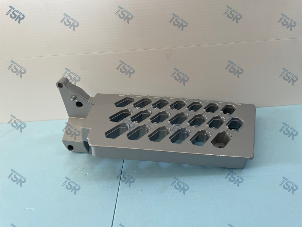 Накладка подножки нижняя правая