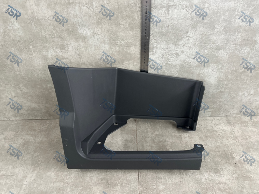 Подножка нижняя правая