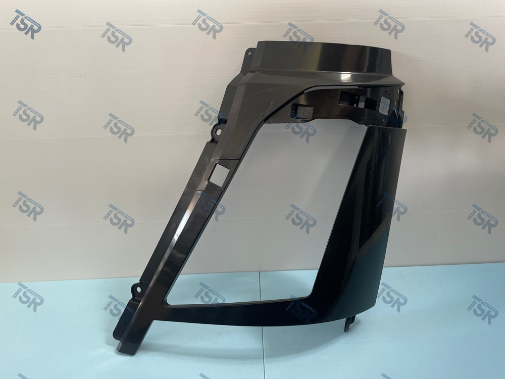 Облицовка фары левая